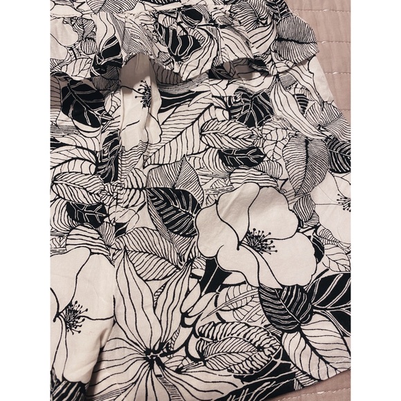 *NEW* Jane and Jack summer romper 🖤🤍 - Picture 4 of 4